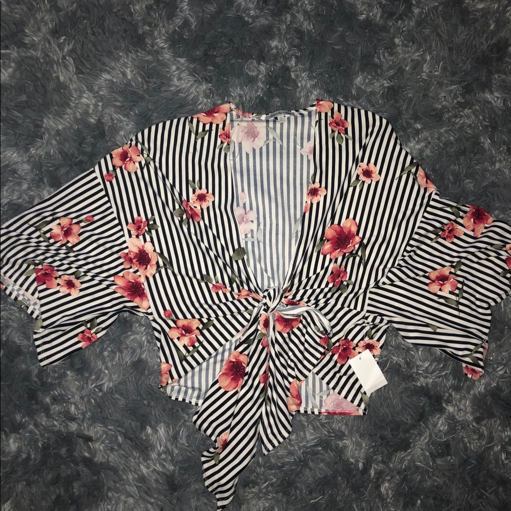 Floral crop top blouse